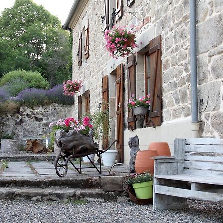 Saint-Priest-des-Champs 라 벨 아메 B&B 외부 사진