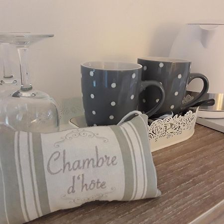 Saint-Priest-des-Champs 라 벨 아메 B&B 객실 사진