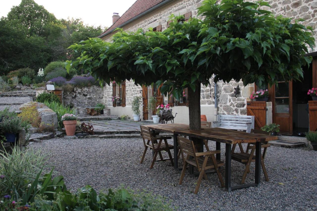 Saint-Priest-des-Champs 라 벨 아메 B&B 외부 사진