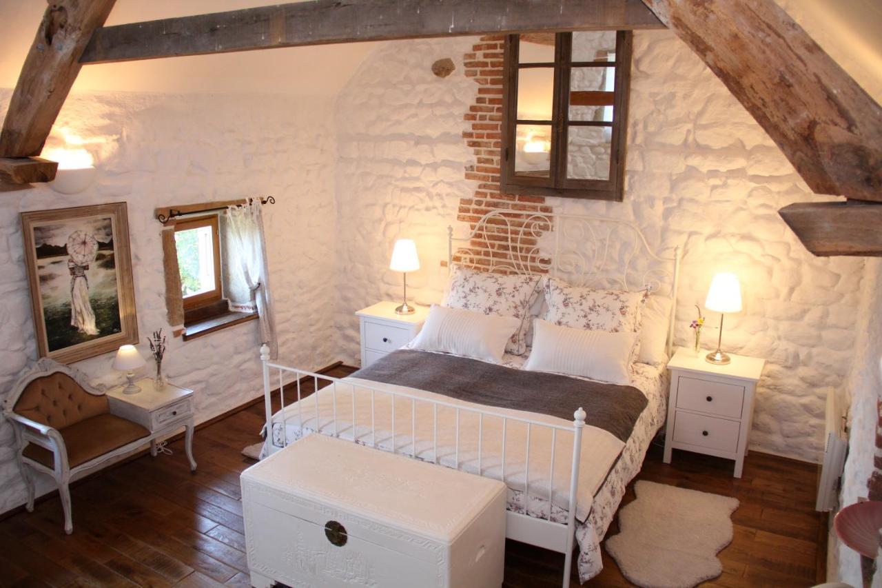 Saint-Priest-des-Champs 라 벨 아메 B&B 객실 사진
