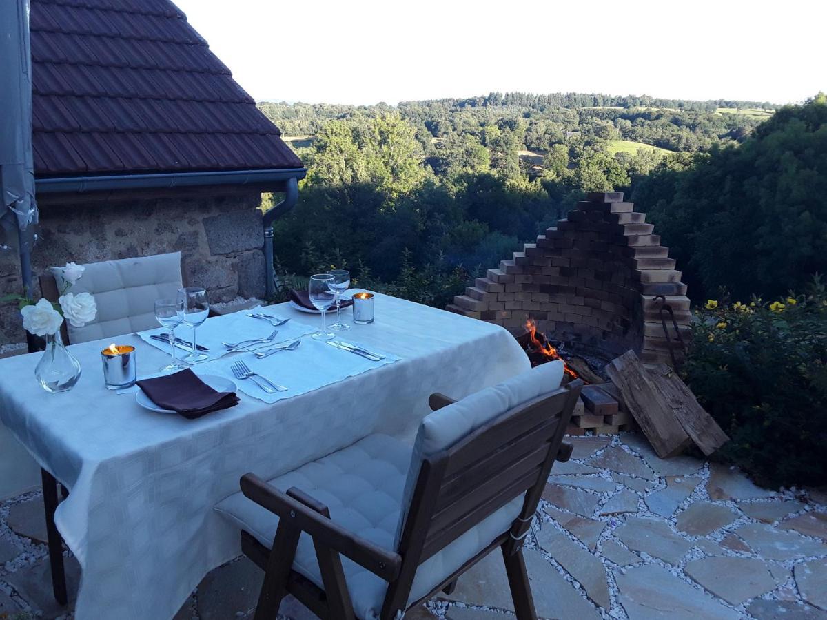 Saint-Priest-des-Champs 라 벨 아메 B&B 외부 사진