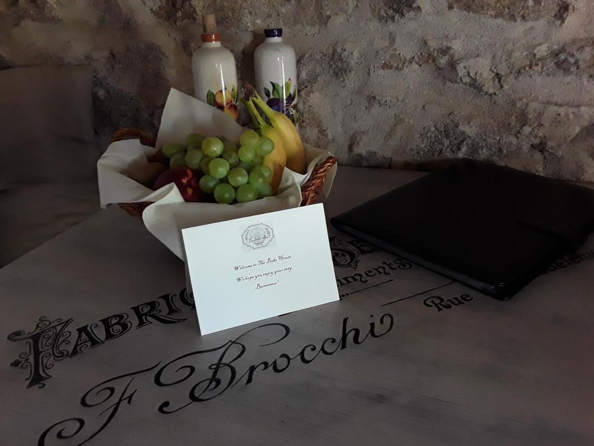 Saint-Priest-des-Champs 라 벨 아메 B&B 외부 사진